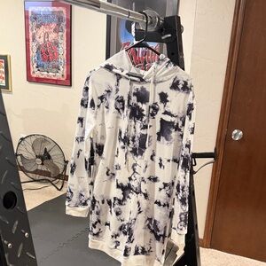 Tie-Dye Hooded Longline Shirt - White & Black